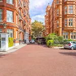 Ultra Massive House In Hyde Park